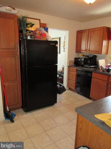 1070 Sterling Pl, Lancaster PA 17603-8836 exterior