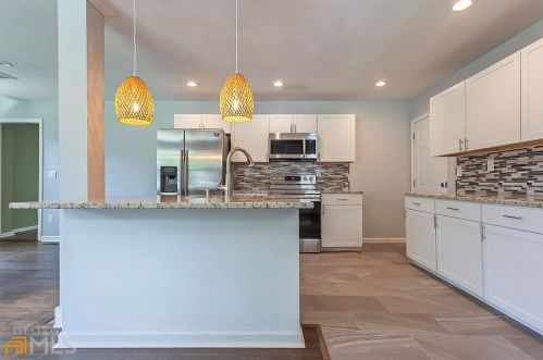 1899 Boulderview Dr, Atlanta GA  30316-4203 exterior