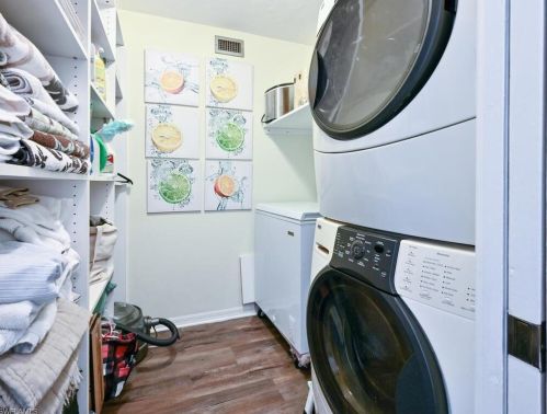 862 97 Ave, Naples FL 34108-2285 exterior