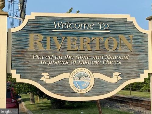 407 Howard St, Riverton NJ 08077-1328 exterior