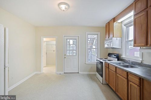 645 Broadway, Hanover PA 17331-2504 exterior