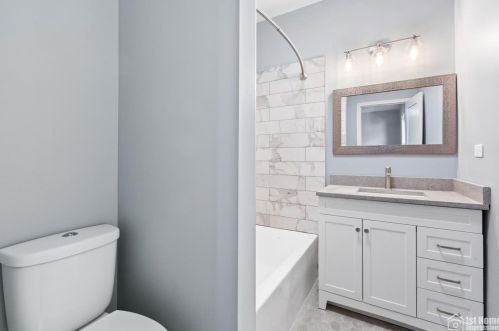 8254 Carpenter St, Chicago IL  60620-3127 exterior