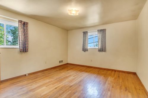 699 Fruithurst Dr, Pittsburgh PA 15228-2534 exterior