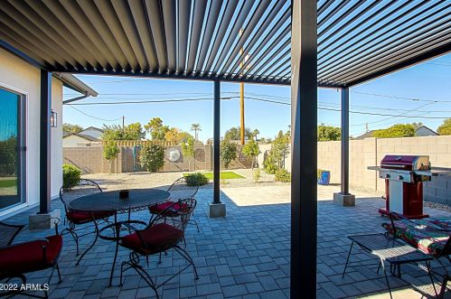 4226 42nd St, Phoenix AZ  85018-4208 exterior