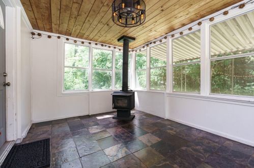 4624 1 St, Kalamazoo MI 49009-7943 exterior