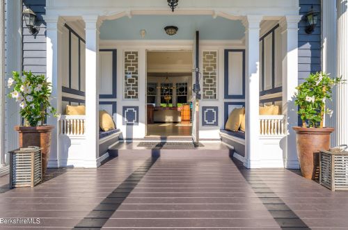 2 Kemble St, Lenox MA 01240-2816 exterior