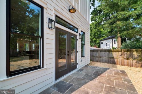 102 Ritchie Ave, Silver Spring MD  20910-5112 exterior