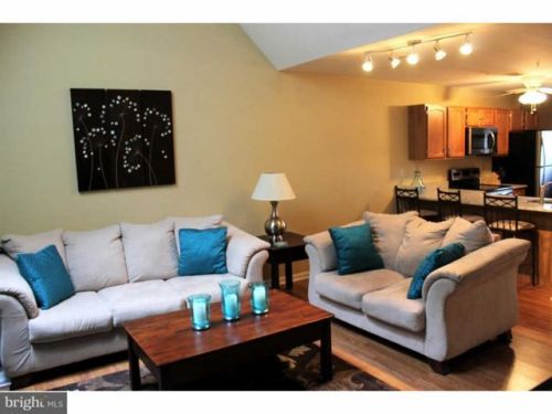 333 Cashel Ct, Chester, PA 19014-1246