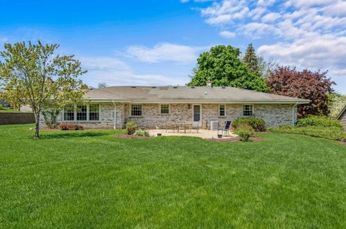 10031 Meadow Dr, Milwaukee, WI 53228-3244