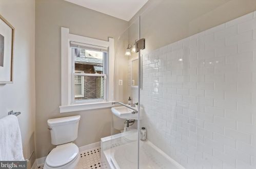 1504 Lawrence St, Washington DC 20017-2913 exterior