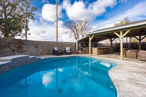 4005 Santa Maria Pl, Turlock CA 95382-8501 exterior