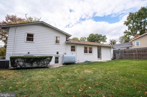 8705 Old Mount Vernon Rd, Alexandria VA  22309-2013 exterior