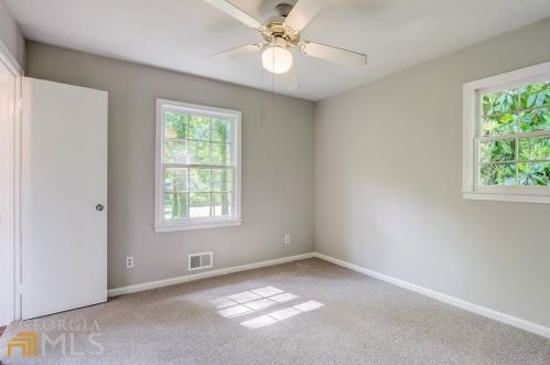 6161 Greenbrook Dr, Austell GA exterior