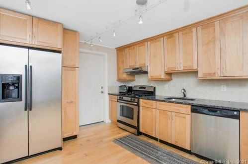 11 Le Grande Ave, Greenwich, CT 06830-6735