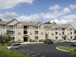 8800 Hollow Creek Cir, Charlotte NC  28262-7493 exterior