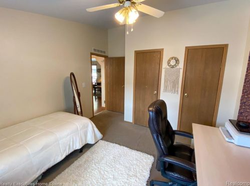 45778 Bonaventure Dr, Macomb Township MI 48044-6021 exterior