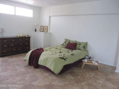 735 Abrego Dr, Green Valley AZ 85614-3637 exterior