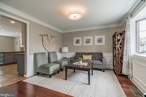 915 Standish Ave, Huntingdon Valley PA 19006-8725 exterior