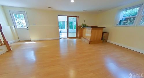 23 Peru St, Edison NJ  08820-2625 exterior