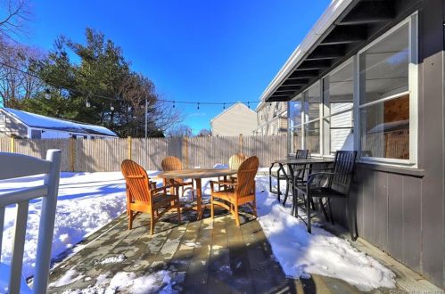 25 Sampson Ave, Milford CT 06460-5549 exterior