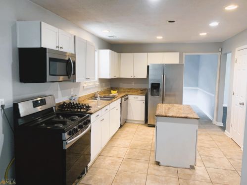 2554 Willenhall Way, Lithonia GA  30058-3887 exterior