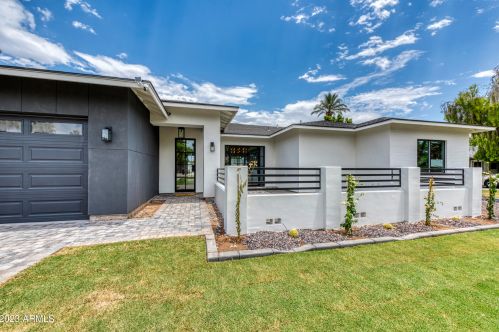 6841 12th Ave, Phoenix AZ  85013-1021 exterior