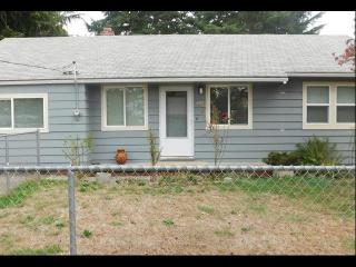 4304 100 Ave, Portland OR  97266-2544 exterior