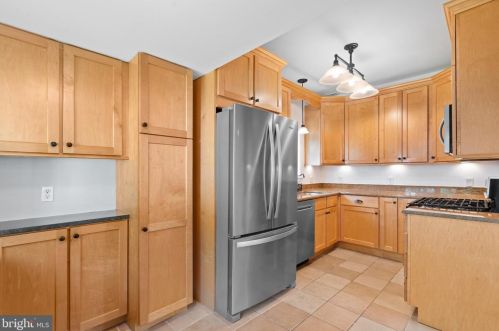 16 Masonic View Ave, Alexandria VA  22301-2204 exterior