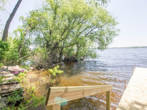 300 Cir Dr, Meskegon MI 49445-2712 exterior