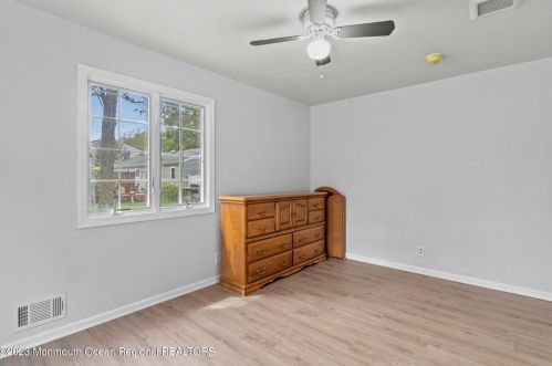 37 Chain Blvd, Berkeley Township NJ 08721-1925 exterior