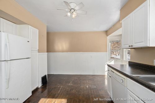 1342 Whiting St, Wyoming MI exterior