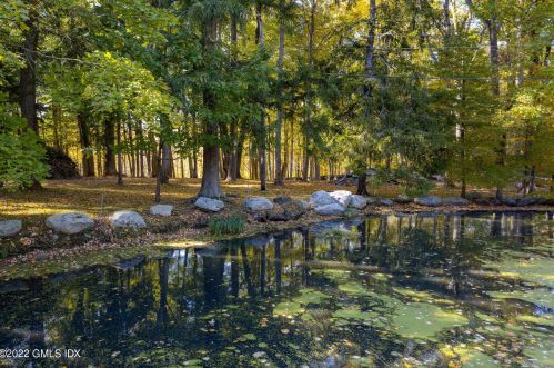 530 Round Hl Rd, Greenwich CT 06831-2653 exterior