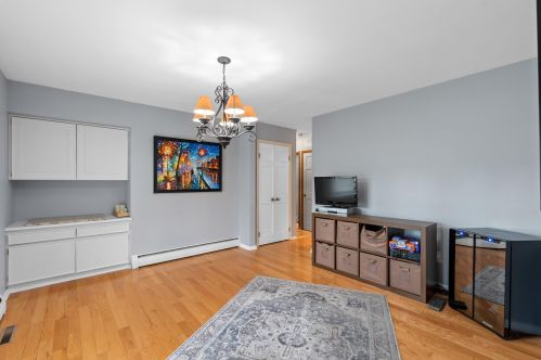 2415 Rochelle Ave, Milwaukee WI 53209-2624 exterior