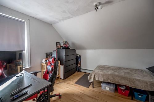 97 Seamans St, Providence RI 02908-1321 exterior