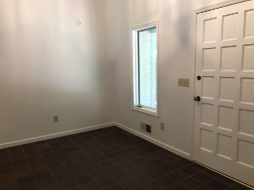 6480 Burdett Dr, Atlanta GA  30328-2927 exterior