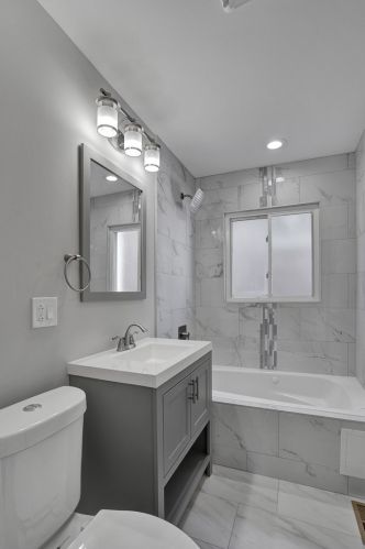 9852 Frst Ave, Chicago IL 60628-1439 exterior