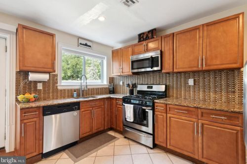 312 Krams Ave, Philadelphia PA 19128-4733 exterior