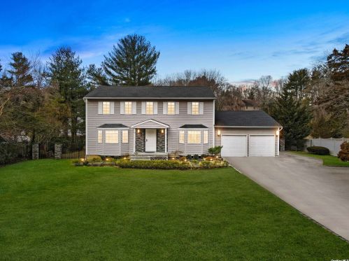 624 Caledonia Rd, Huntington Station NY 11746-5116 exterior