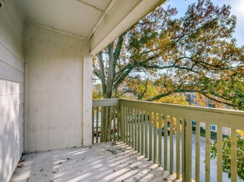 4859 Cedar Springs Rd, Dallas TX  75219-1202 exterior