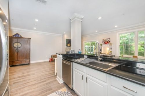 810 Donato Cir, Scotch Plains NJ 07076-1072 exterior