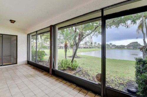 5655 Parkwalk Cir, Boynton Beach FL 33472-2314 exterior