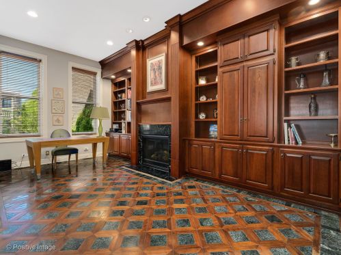 2042 Cleveland Ave, Chicago IL 60614-4509 exterior