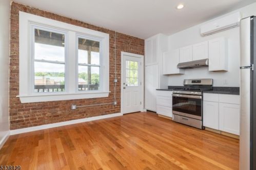 200 Forest St, Montclair NJ  07042-3911 exterior