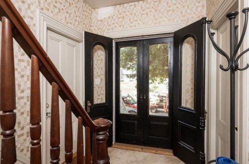 34 Cushing St, Dover NH 03820-3616 exterior