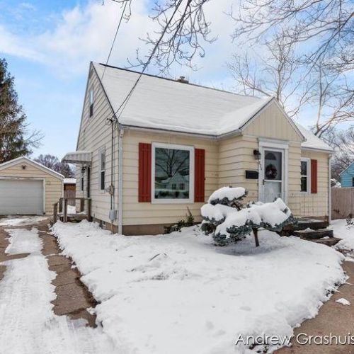 824 Beech St, Wyoming, MI