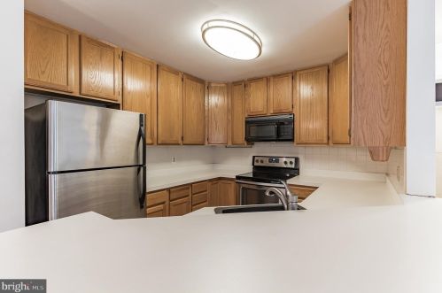 2205 Foxmeadow Dr, Limerick PA 19468-1503 exterior