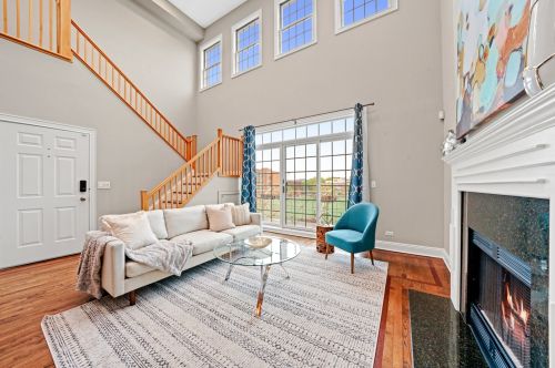 1652 Augusta Blvd, Chicago, IL 60622-3806