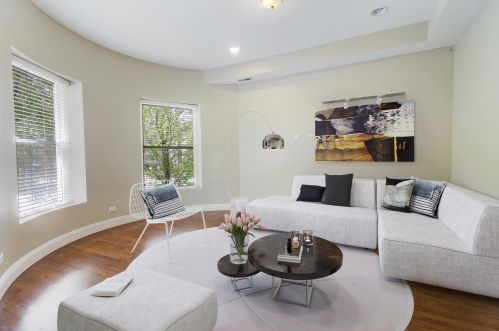 4539 Indiana Ave, Chicago, IL 60653-3907