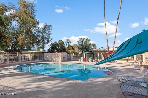 1320 Bethany Home Rd, Phoenix AZ  85014-2048 exterior