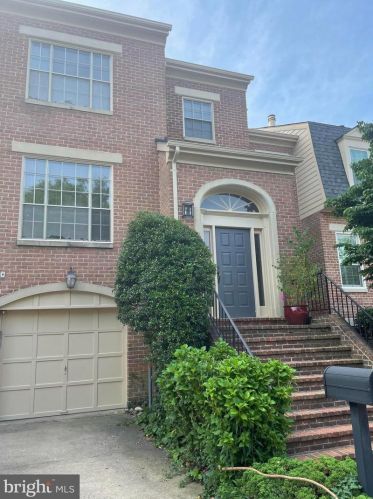 1405 Mclean Mews Ct, Mc Lean VA  22101-3800 exterior